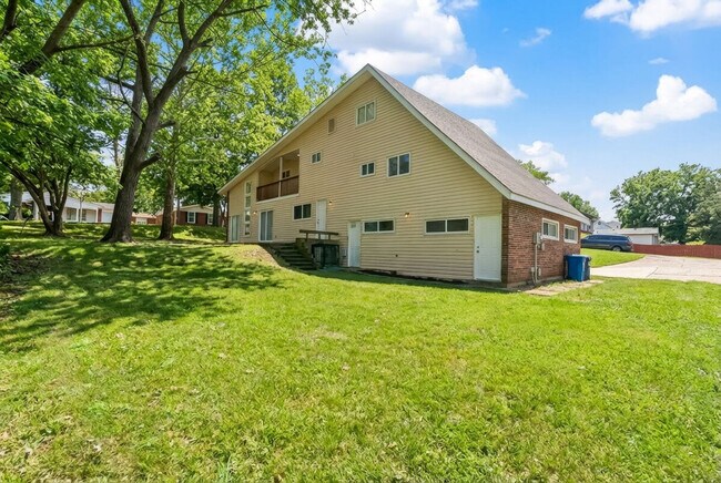 Building Photo - 3720 Greengrass Dr