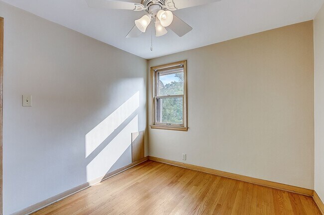 Building Photo - 4670-72 N 45th St