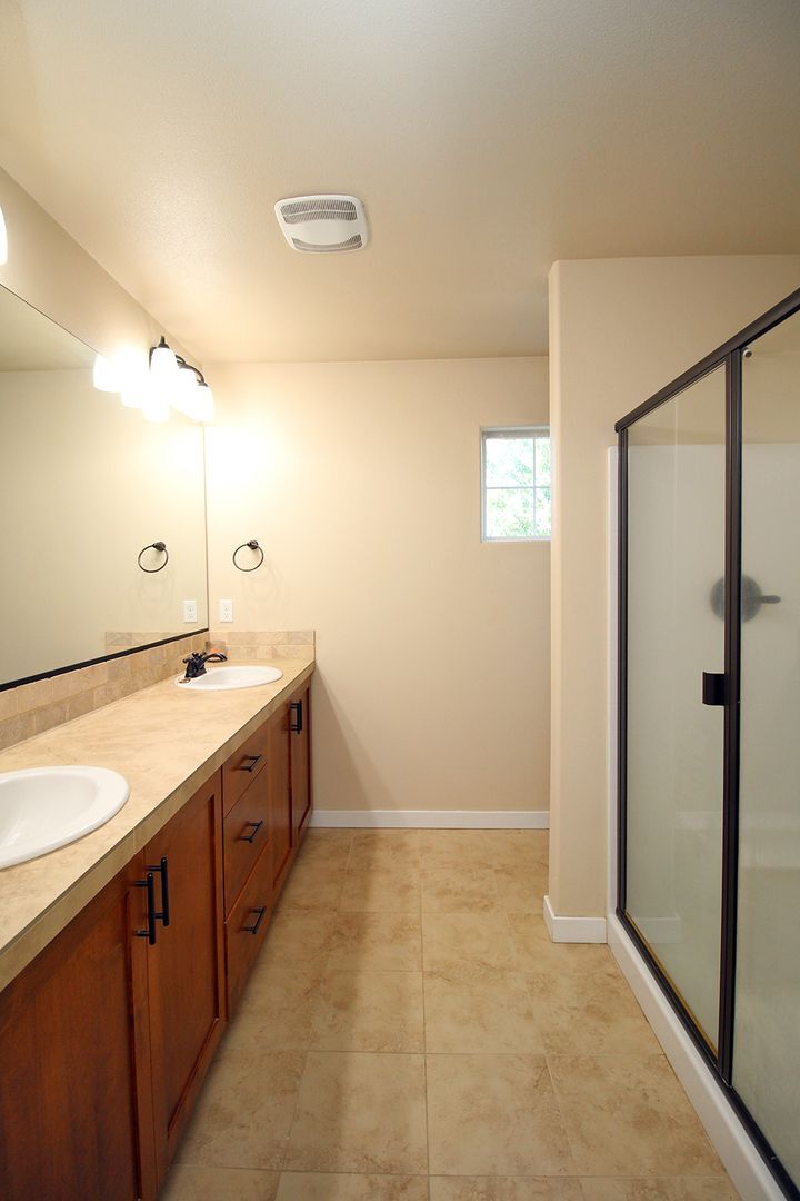 Building Photo - 420 SW 204th Terrace