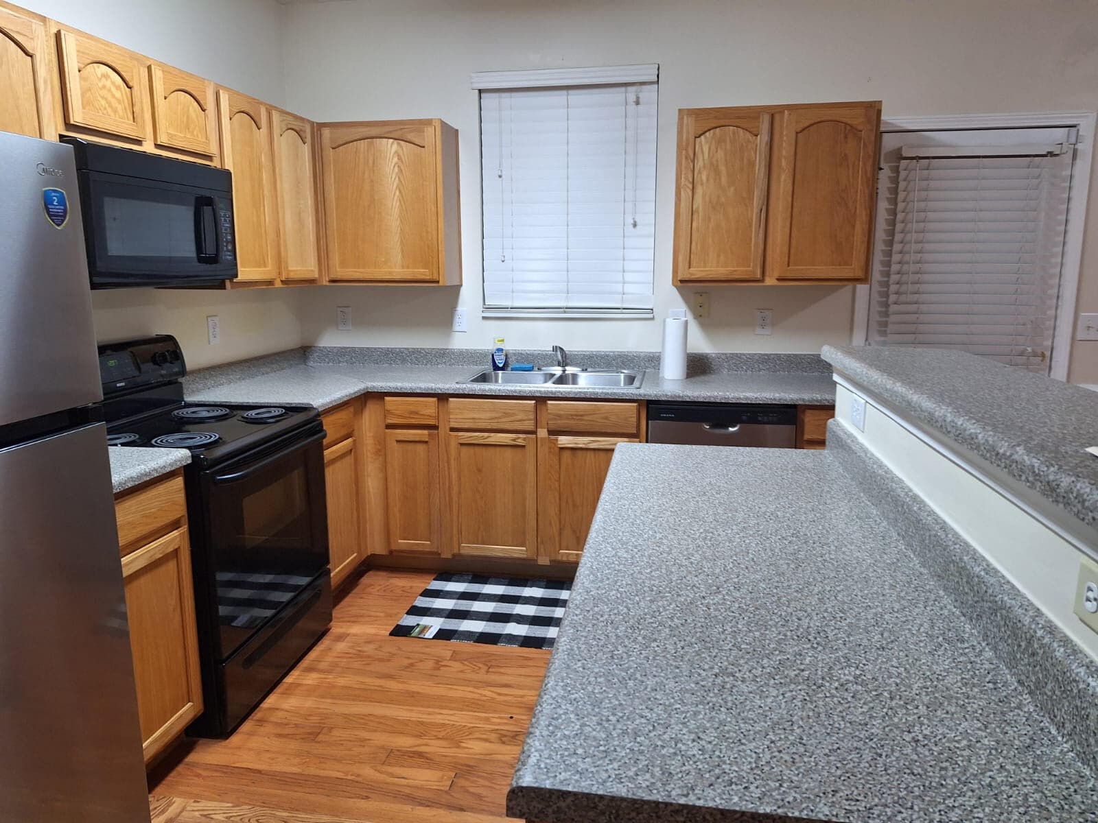 KITCHEN - 2858 Parkway Close