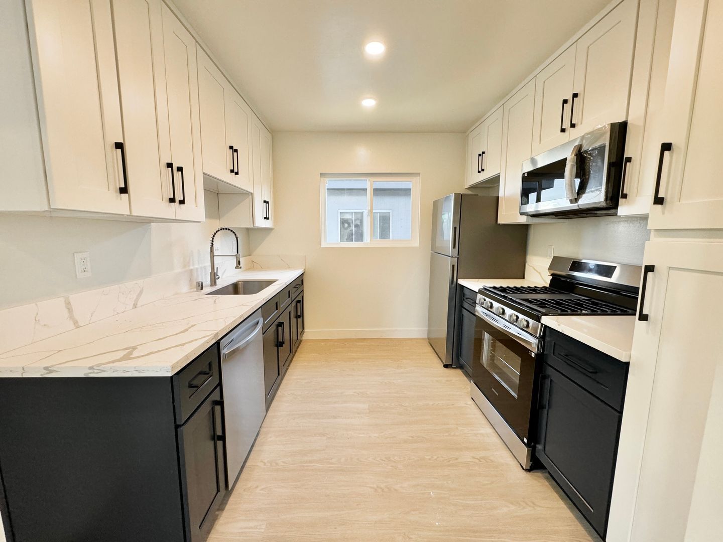 Building Photo - 3419-31 Keystone Ave