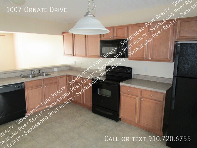 Building Photo - 1007 Ornate Dr
