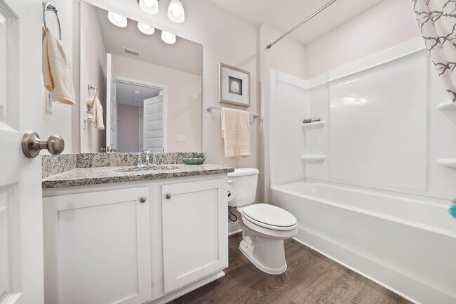 Building Photo - 37 Sandhill Pines Dr