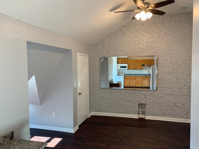 Building Photo - 7 S Morton Ave