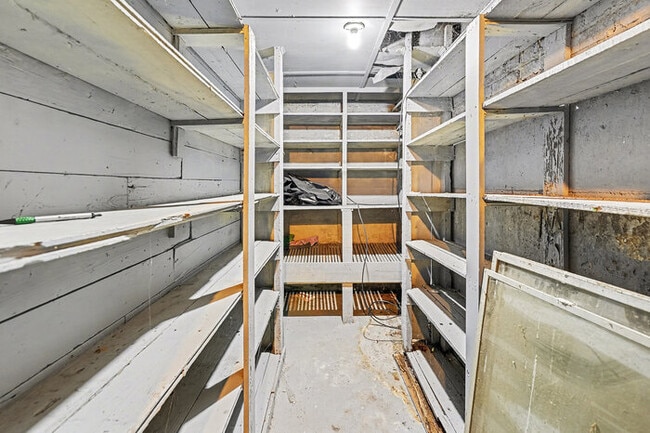 Building Photo - Charming Three Bedroom Home in a Convenient Location