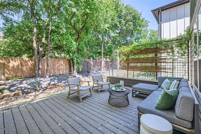 Building Photo - 10504 Abana Way