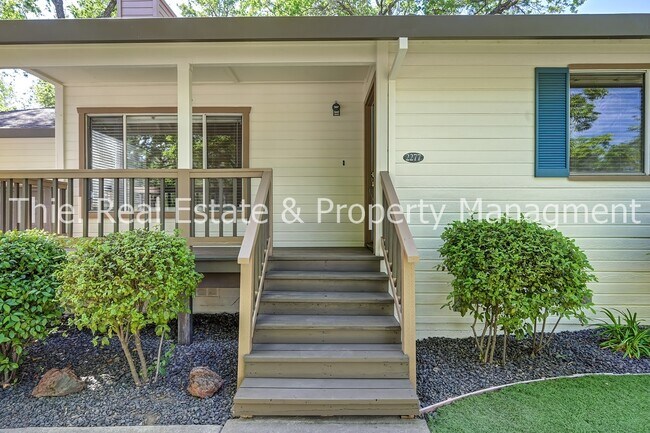 Building Photo - 2277 Knollwood Dr