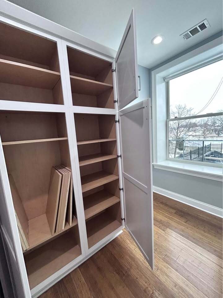 Building Photo - 13 Chester St