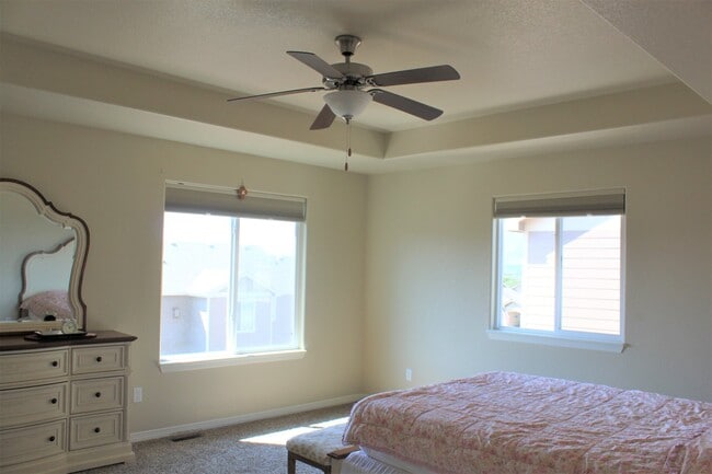 Building Photo - 835 Pistol River Way
