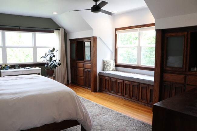 Main Bedroom - 140 NW Maywood Dr