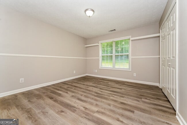 Building Photo - 452 Grove Hill Dr