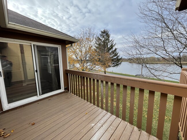 Building Photo - 1308 N Streamwood Ln