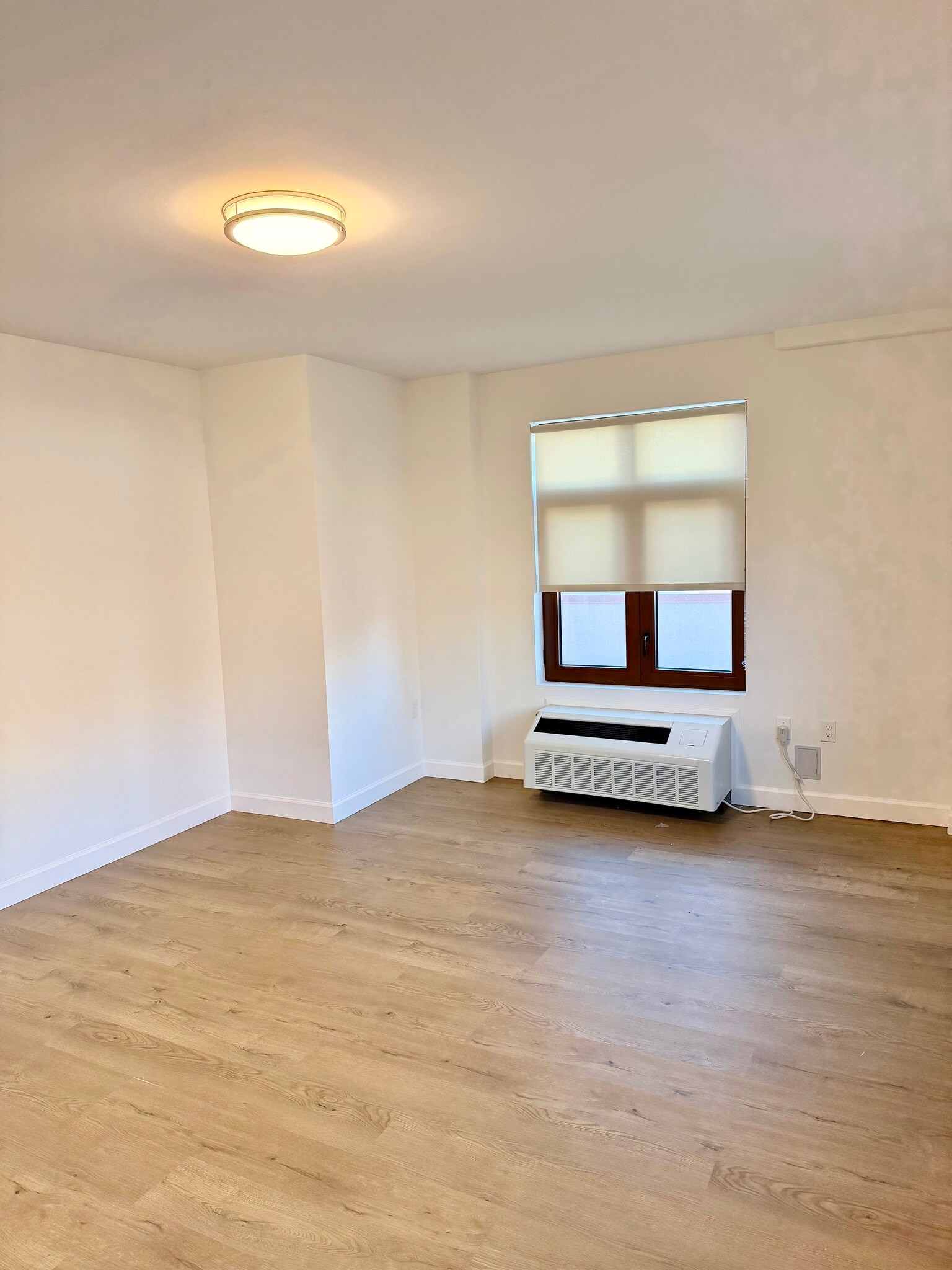 Building Photo - 7 North St