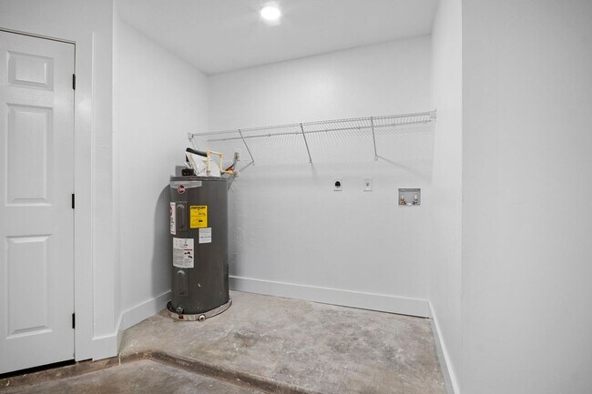 Building Photo - ****SPECIAL 2 WEEKS FREE****  Move-In Ready Cape Coral Home – Newly Remodeled Interior