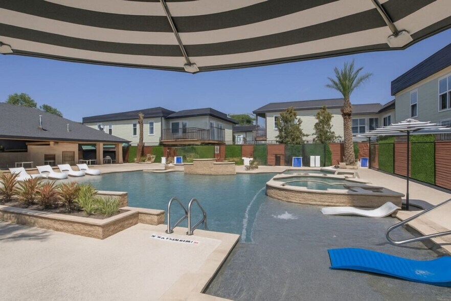 Building Photo - 1001 Pinemont Dr