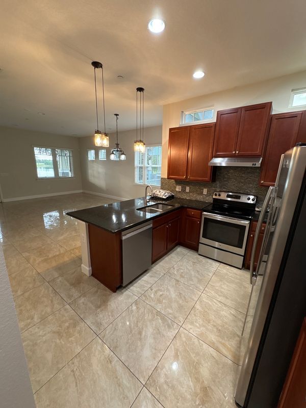 Building Photo - 13775 Benavente Ave