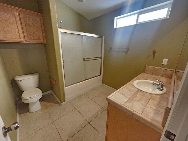 Building Photo - **Move in Special $100 Off 1st Month** 3 bedroom 2 Bath in Indian Cove