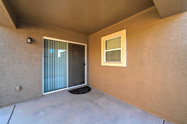 Building Photo - 41375 W Cahill Dr