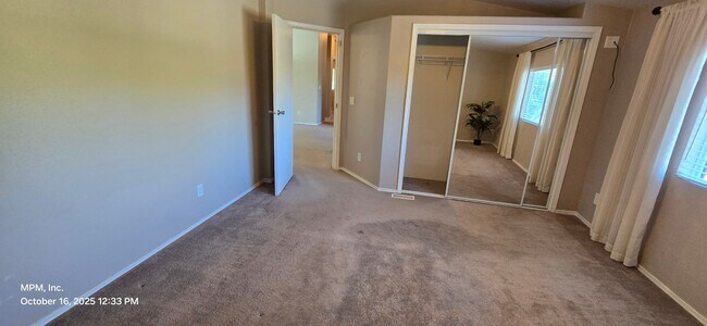 Building Photo - Large 3 bedroom home in the country