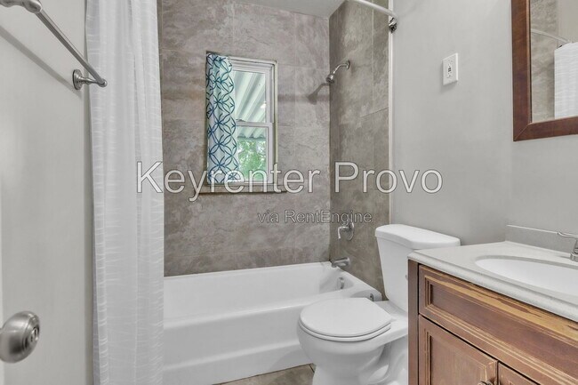 Building Photo - 1304 E 520 S St