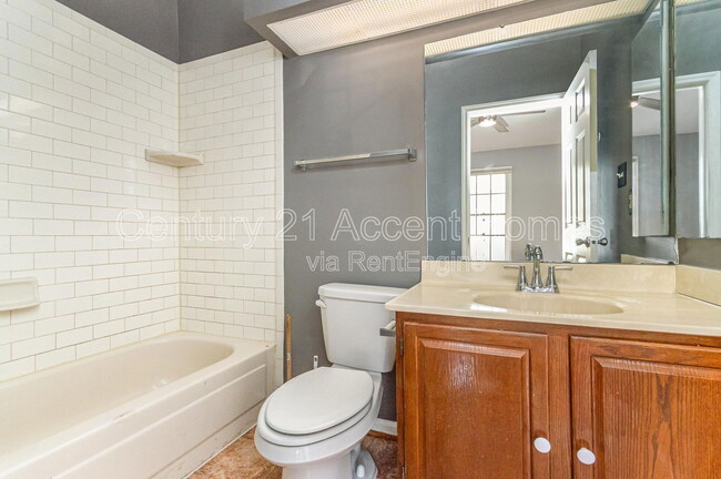 Building Photo - 5028 9th St S