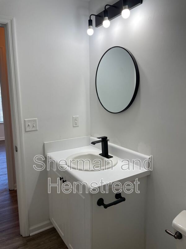 Building Photo - 3301 London Ct SW