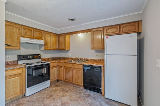 Building Photo - 302 Wakefield Rd