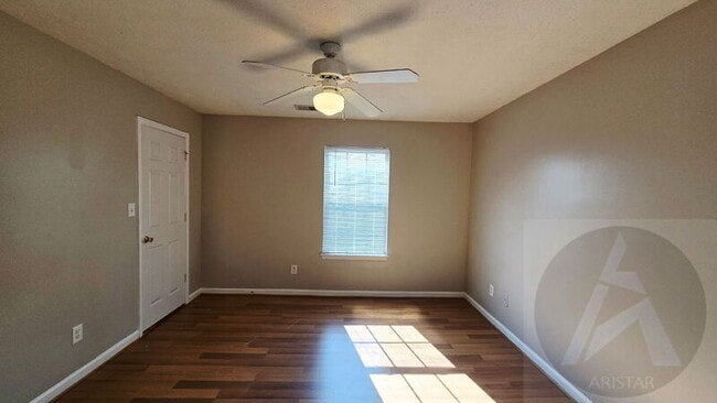 Building Photo - 1695 Barrington Overlook