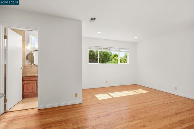 Building Photo - 18 Wimpole St
