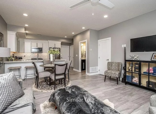 Building Photo - 2342 SE Parkview Crossing Dr