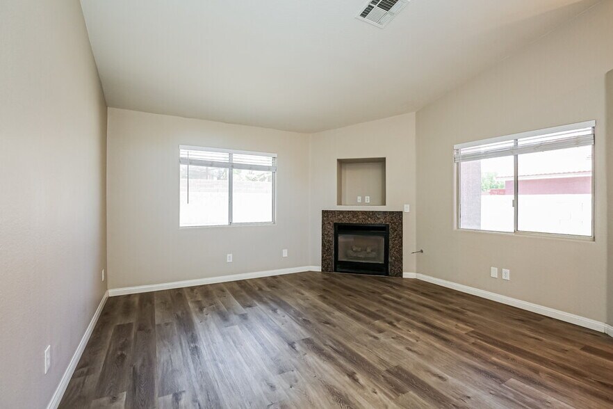 Building Photo - 504 Stonehurst Dr