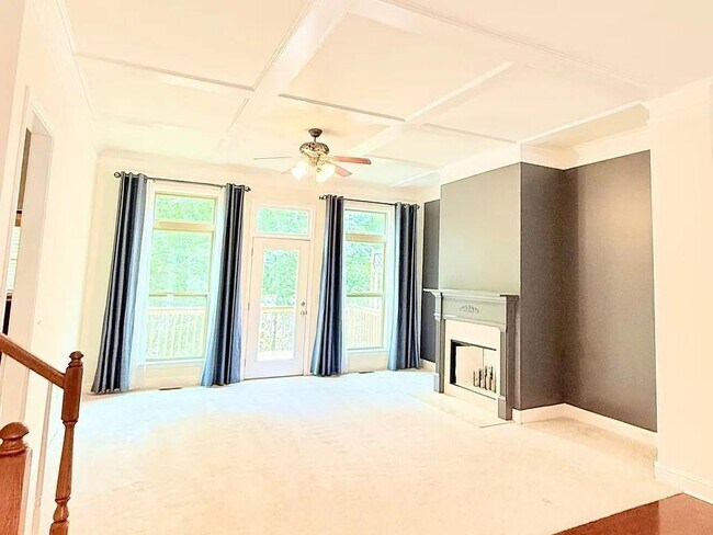 Building Photo - 2070 Callaway Ct