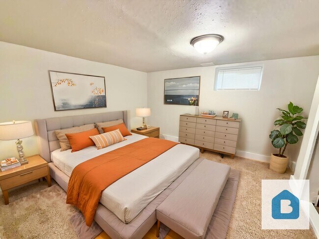 Building Photo - Updated 4BR with Fireplace, Deck & Private Backyard