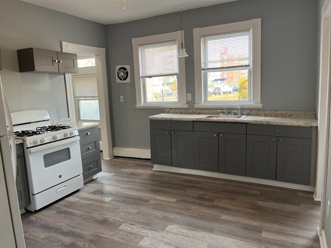 Building Photo - 2449 North Ave