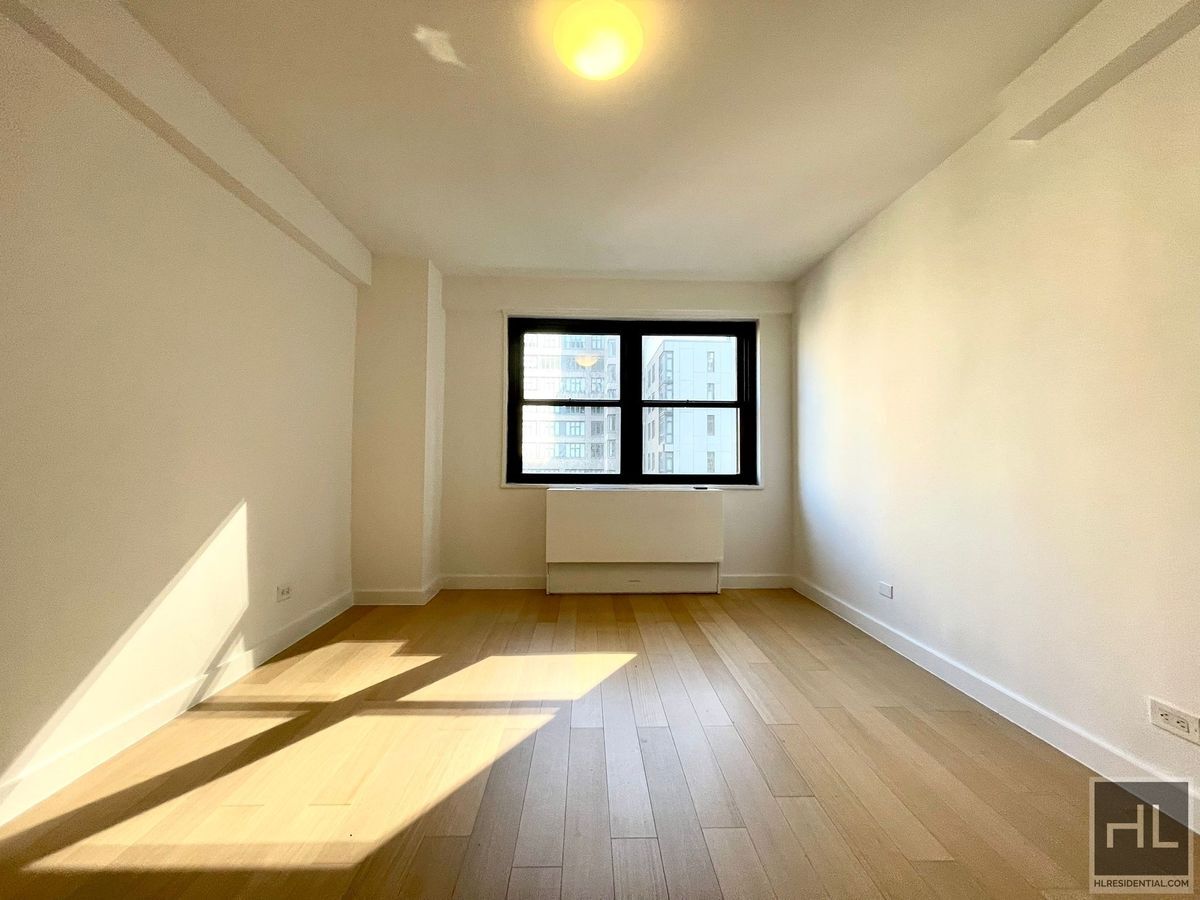 Building Photo - East 39th Street