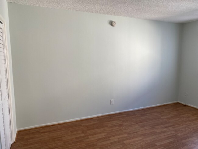 Building Photo - 5354 Lindley Ave