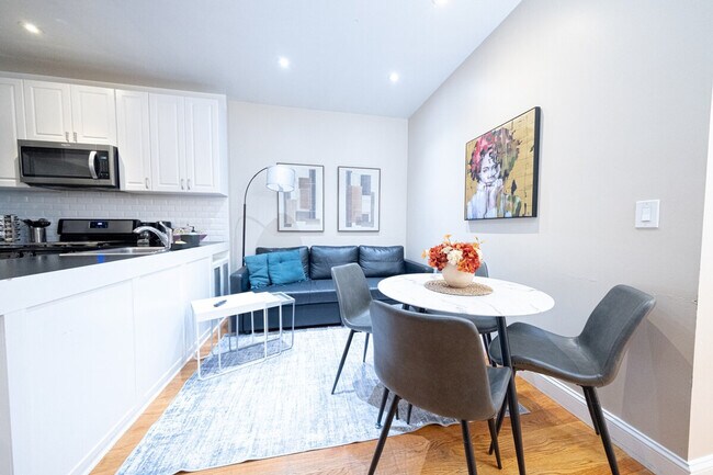 Building Photo - 230 W 113th St