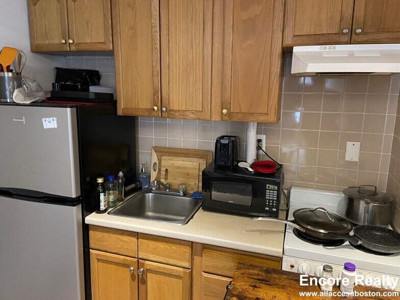 Building Photo - 61 S Huntington Ave