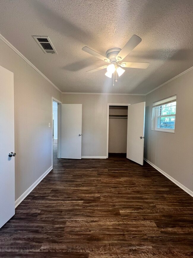 Building Photo - 2613 Rippee Rd