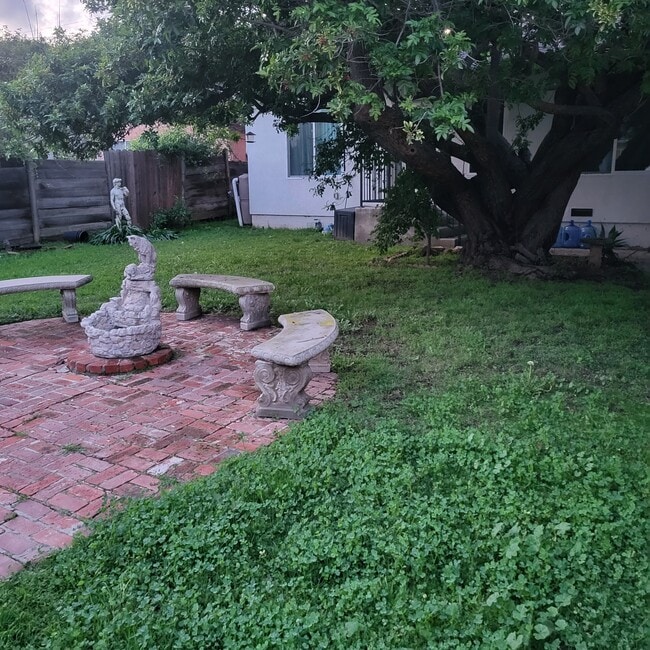 Yard - 10829 Woodbine St