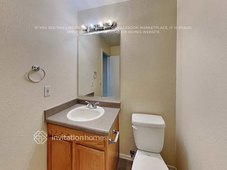 Building Photo - 2415 E Palm Beach Dr