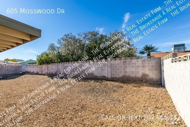 Building Photo - 605 Mosswood Dr