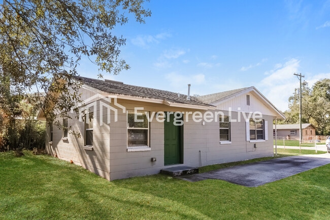 Building Photo - 9581 Aderdare Ave W