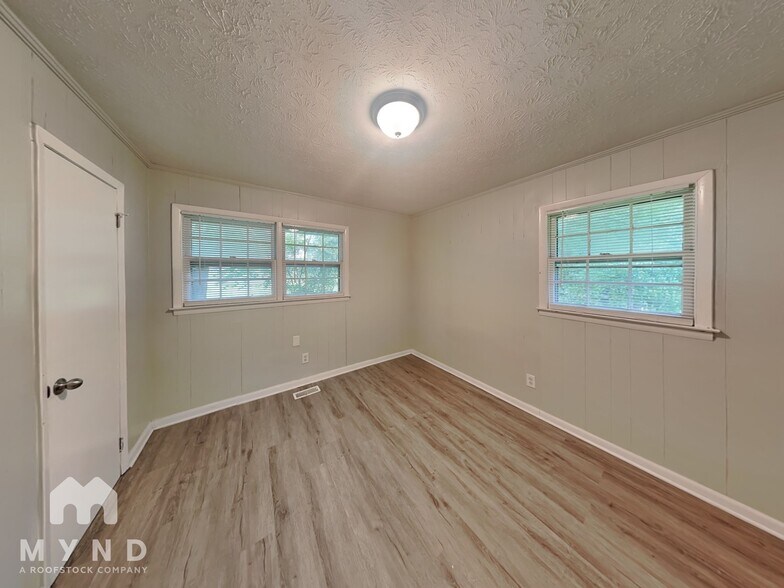 Building Photo - 1250 Mote Rd