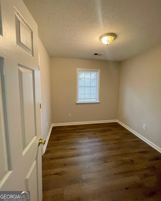 Building Photo - 119 Magnolia St