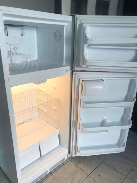 Building Photo - 415 N Race St