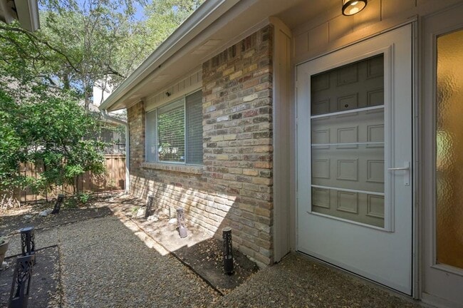 Building Photo - 3718 Steck Ave