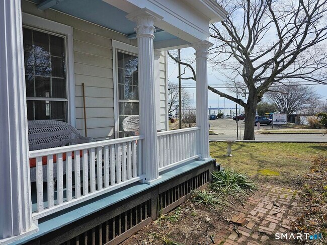 Building Photo - 19 Howard Ave