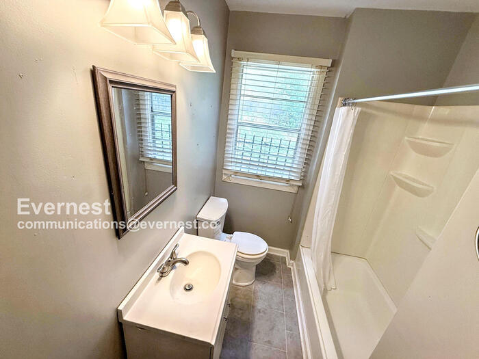 Building Photo - 4409 Ave I