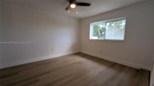 Building Photo - 445 SW 11th St